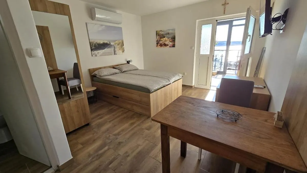 Apartment Relax Seline, Na Plazi-On The Beach Croatia